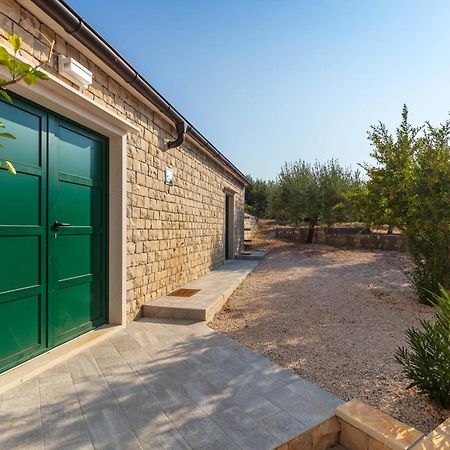 Villa Dubrava Tranquil Retreat Nestled In An Olive Grove For Serene Escapes Pucisca Exterior photo