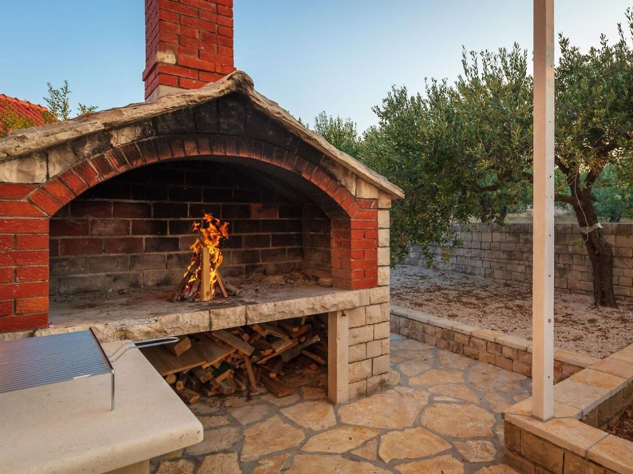 Villa Dubrava Tranquil Retreat Nestled In An Olive Grove For Serene Escapes Pucisca Exterior photo
