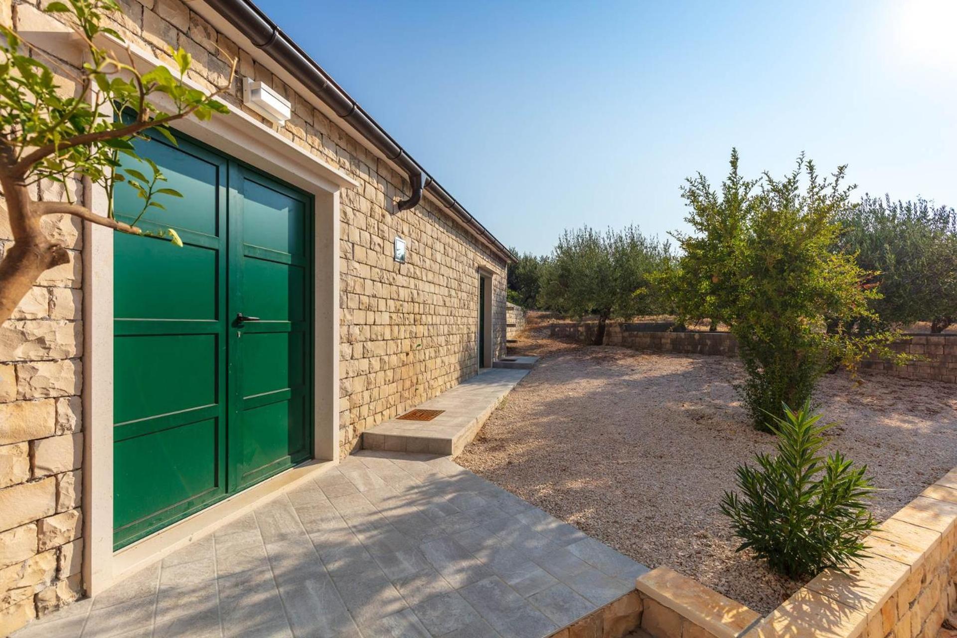 Villa Dubrava Tranquil Retreat Nestled In An Olive Grove For Serene Escapes Pucisca Exterior photo